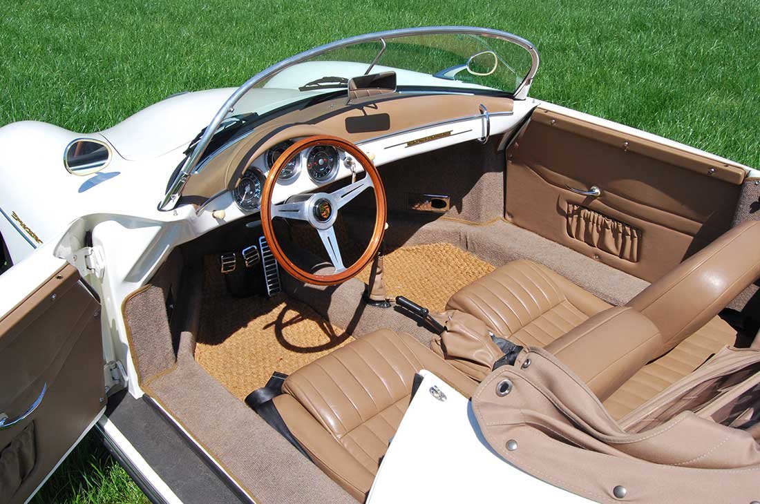 Porsche-356-Speedster-1957-interieur (1)