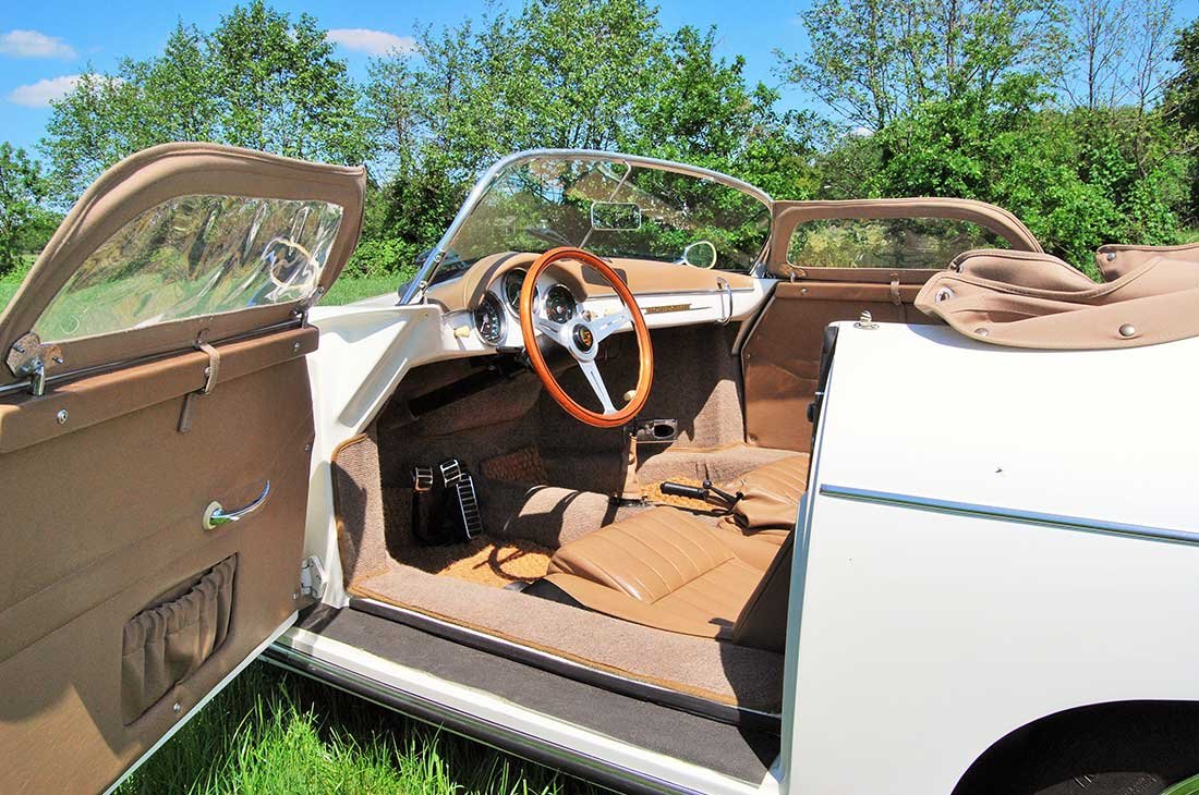 Porsche-356-Speedster-1957-interieur-zijkant