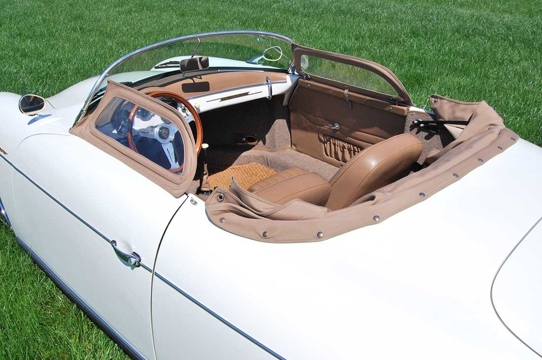Porsche-356-Speedster-1957-schuin-boven